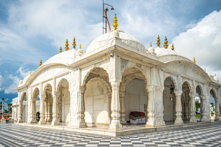 Pavapuri Jain Temple Bihar